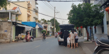 BÁN NHÀ CẤP 4  Ngang 10m Nở hậu ,Dài gần 30m,Phước Long A Giá 16 Tỷ TL.