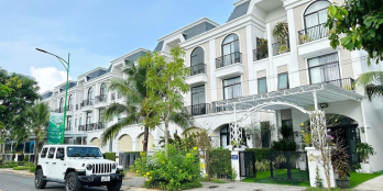 Chính chủ thanh lý 1 căn nhà phố chỉ thanh toán trước 800trieu