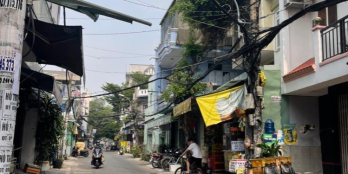 Nhà cũ tiện xây mới, hẻm lớn, thông các ngã