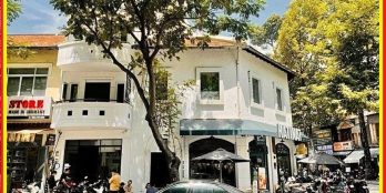 Cho thuê rẻ nguyên căn 4 x 11m nở hậu 6m 1 trệt 4 lầu Phó Đức Chính Q1 TP.HCM