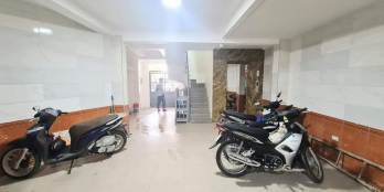 Bán tòa Chung cư phố Thanh Nhàn, 18 phòng cho thuê, cách ô tô tránh 3m, giá 15.5