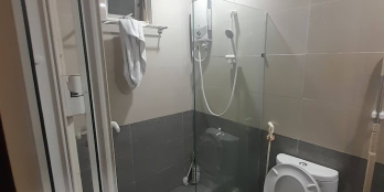 Âu cơ Quận 11- hai tầng ngang gần 5m tặng nội thất