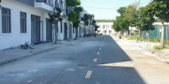 Chỉ cần trả trước 580 tr sở hữu ngay nhà 1 lấu 1 trệt ngay vsip 2