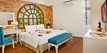 Bán khách sạn dòng tiền phố Lò Sũ, doanh thu 3 tỷ 1 năm, DTXD 100m2 x 9 Tầng.