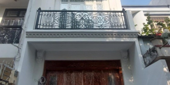 Nhà mới xây, nở hậu, nội thất chuẩn, hẻm xe hơi, trước nhà rộng hơn 4m