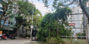 Bán lô góc 2MT đối diện cổng ĐH Văn Lang 8x18m chỉ 18 tỷ TL có HĐT 40tr