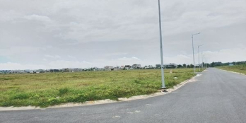 CHÍNH CHỦ SANG GẤP 1.300M2 ĐẤT GIÁ 370 TRIỆU, SỔ HỒNG RIÊNG, MẶT TIỀN ĐƯỜNG 18M