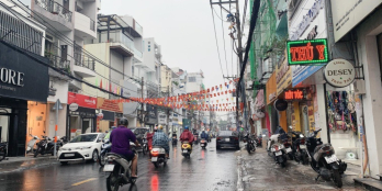 NHIỀU NGƯỜI CÓ TÀI CHÍNH ÍT MÀ VẪN MUỐN MUA NHÀ THẬT BỰ, KHU VỰC TOÀN NGƯỜI GIÀU