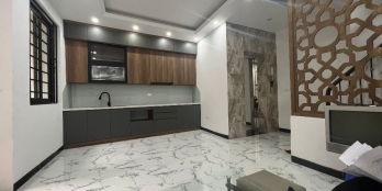 Bán nhà ngõ Võng Thị, 40m2, 6T thang máy, nhà cực thoáng chỉ 6.9 tỷ.