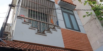 Nhà lô góc, thoáng mát, gần mặt tiền đường, các tiện ích xung quanh