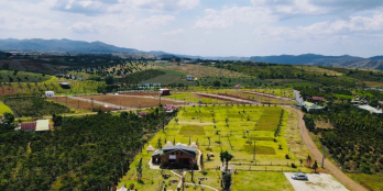 Bán nhà đất xã Lộc Tân huyện Bảo Lâm - View trực diện đồi chè và núi săn mây