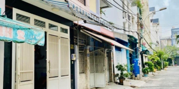 Xe hơi vào nhà, sát đường lớn, nhà nở hậu, kinh doanh tốt