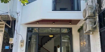 Biệt thự mini Hóc Môn 2 phòng ngủ, có sân thượng, sổ hồng riêng