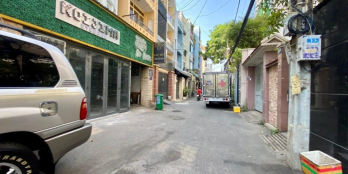 Bán Nhà Thành Thái Quận 10 MẶT TIỀN hẻm rộng 6m XE HƠI quay đầu KINH DOANH