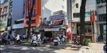 Kẹt nợ bán gấp nhà siêu hiếm MT Trần Hưng Đạo, P1 Quận 5, 5 tầng, giá 33 tỷ