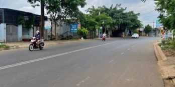 bán gấp lô đất đẹp như gái 18, 5x32, 60m thổ cư, đường nhựa 8m. 1 tỷ 150 triệu