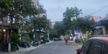 Kẹt tiền bán lô đất 198m2(10x19.8) đường 5m5 cắt đường Phó Đức Chính giá bán gấp