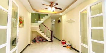 Nhà đẹp 37.1m2, sát mặt tiền đường, hẻm thông Nguyễn Trãi, Quận 1. 5,6 tỷ