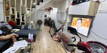 CÁCH HẺM XE HƠI 1 CĂN ,KHU VỰC BUÔN BÁN  SẦM UẤT , THÔNG KHẮP NGẢ,  3,5×12M