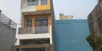 cần bán nhà xây mới chính chủ luckyhouse 3 ,hướng chính nam