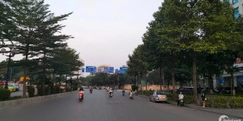 BÁN NHÀ MẶT PHỐ CẦU GIẤY - HUỲNH THÚC KHÁNG KÉO DÀI -2 MẶT THOÁNG - VỈA HÈ TO