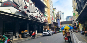 Bán nhà căn góc 16 m2, 3 tầng 3PN, đường Bùi Viện, Quận 1. 2,6 tỷ