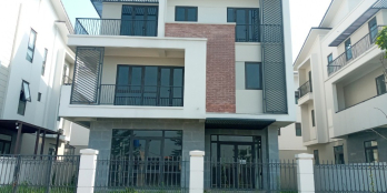 Biệt thự đối diện trường liên cấp. 50 bc tới c.viên. VSIP Từ Sơn, BNinh