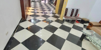 Cho thuê nhà phố Nguyễn Khánh Toàn , 65m2 x 5 tầng,ô tô, thang máy, giá 42tr