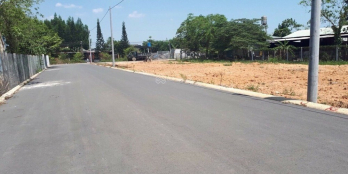 BÁN GẤP 3 LÔ 480M2 THỔ CƯ NGAY THỊ XÃ, ĐƯỜNG 18M, SÁT CHỢ, DÂN ĐÔNG,GIÁ 290TR