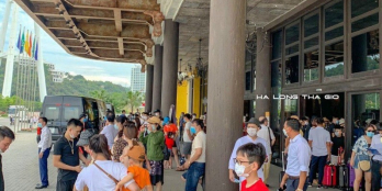 Bán gấp khách sạn 5 tầng đường Hạ Long,đối diện ks Novotel,cách bãi tắm 5p đi bộ