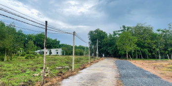 BÁN LỖ 50% ĐẤT THỊ XÃ 6 LÔ 1720M2 SHR, NGAY CHỢ, ĐƯỜNG 18M GIÁ 450TR