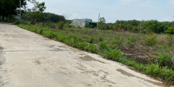 NHƯỢNG LẠI 2 LÔ ĐẤT THỊ XÃ GIÁ TẮT THỞ: 360M2 GIÁ 140 TRIỆU NGAY KẾ BÊN CHỢ