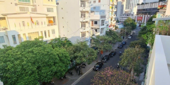 Bán nhà 4 tầng mặt tiền Hoàng Hoa Thám - Cách biển 200m - Giá tốt