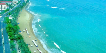 Bán lỗ khách sạn góc 2 mặt tiền đường Phạm Văn Đồng - Gần bãi tắm Hòn Chồng