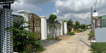 kẹt ngân hàng bán lô đất gần ubnd xã Long trạch