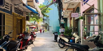 Bán Chỉ 5 tỷ, DT gần 50m2, 3 phòng ngủ, xe hơi ngủ trong nhà luôn, P11, Bình