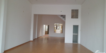 Bán nhà 2 tầng mặt tiền đường 2/9 Hải Châu, khu đông đúc, thuận lợi kinh doanh