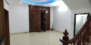 Bán nhà ngõ phố Đồng Me ô tô 7 chỗ vào nhà 92m², thang máy 5 tầng, mặt tiền 6,8m