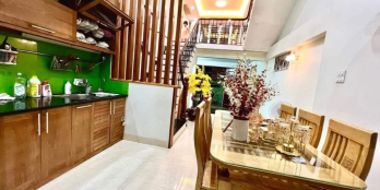 Chủ cần bán gấp nhà Ngõ Phố Xuân La, Tây Hồ. Oto qua nhà, KD nhỏ 5.4 tỷ