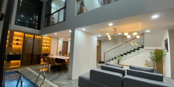 Villa mini xây theo kiểu hiện đại, hồ bơi, nội thất chuẩn, ngang hơn 7m, nở hậu