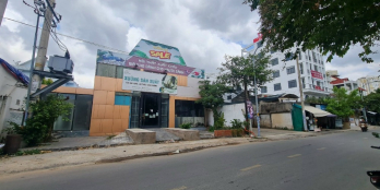 Măt bằng cho thuê đường Quốc Hương, Thảo Điền. Dt 605m2. Lh 0903652452