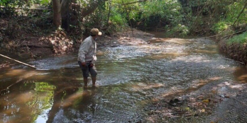 chủ cần bán lô đất vườn view suối giá 400tr/1000m2 rẻ quá