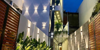 Nhà mới xây đẹp, hẻm lớn 1 trục, có sân gara để xe hơi