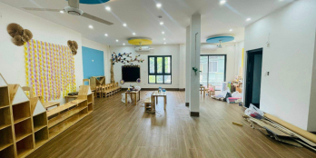 Hàng Xóm Ngoại Giao Đoàn - Thang Máy - Ô tô Tránh - DT 119m x 8m MT Chỉ 20.5 tỷ.