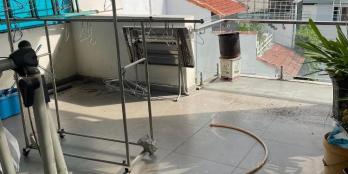 Nhà đẹp xây kiên cố, khu vực có nhiều tiện ích xung quanh, TB giáp PN