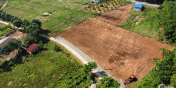 CẦN BÁN 290M2 SHR NGAY CHỢ, ĐƯỜNG 18M, ĐIỆN CÓ SẴN, DÂN ĐÔNG GIÁ 450TR