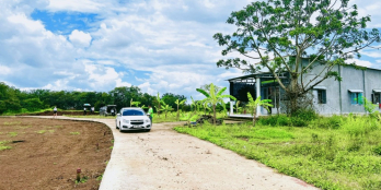 Bán 2 SỔ góc (9x35=310m2) 560 triệu, cập sát QL13, đối diện chợ ,sổ riêng thổ cư