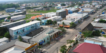 CẦN TIỀN BÁN GẤP 2430M2 ĐẤT Ở TRUNG TÂM THỊ XÃ, NGAY CHỢ DÂN ĐÔNG. GIÁ 420 TRIỆU