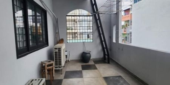 Phú Nhuận , Ngang 5.8   nở hậu