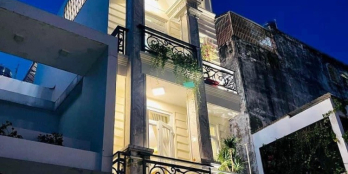 Xe hơi vào nhà, sổ vuông vức hoàn công đầy đủ, nhà mới đẹp